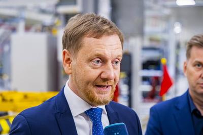 Hochlauf der Hightech-Batteriemontage f?r den neuen vollelektrischen CLAbei der Mercedes-Benz TochterACCUMOTIVE in Kamenz-stock-foto