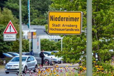 Niedereimer, Wohnort und privater R?ckzugsort von Bundeskanzler Friedrich Merz, Niedereimer ist ein Ortsteil von Arnsberg, Sauerland, Juli 2025-stock-foto