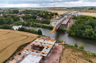 09.07..2025 Sachsen Anhalt Sachsen-Anhalt Halle Saale Luftbild Luftaufnahme Salle?berquerung Br?ckenschub Westumfahrung-stock-foto