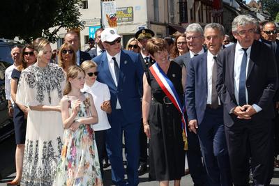 La famille princi?re de Monaco en visite dans le Carlad?s-stock-foto
