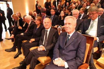Bundespr?sident bei Friedlaender Stiftung-stock-foto