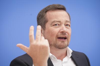 Bundespressekonferenz, Bericht des Polizeibeauftragten des Bundes beim Deutschen Bundestag-stock-foto