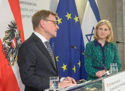 20250710 Treffen der Aussenministers Oesterreichs - Deutschland - Israel in Wen-stock-foto