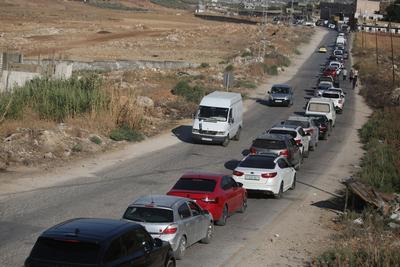 Israeli security close the entrances to the West Bank after a stabbing attack, in Gush Etzion in the Israeli-occupied West Bank-stock-foto