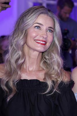 Paulina Porizkova bei der Ernstings Family Fashion Show mit dem Motto Wir sind bunt! im Hotel Atlantic. Hamburg, 20.06.-stock-photo