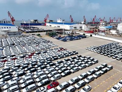 2025 H1 Chinese Vehicles Sales Increase-stock-foto