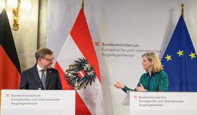 20250710 Treffen der Aussenministers Oesterreichs - Deutschland - Israel in Wen-stock-foto