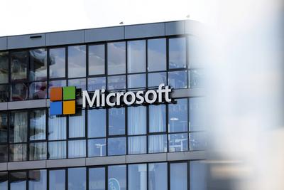 Logo der Microsoft Corporation am Sitz der Microsoft Deutschland GmbH im Rheinauhafen. (Themenbild, Symbolbild) K?ln, 09-stock-foto