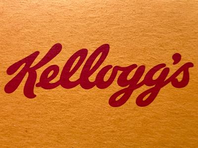 Verpackung mit dem Aufdruck dem roten Schriftzug der Firma Kellogg s Logo April 2025 Kellanova auch Kellogg s ist ein weltweit taetiges Unternehmen der Lebensmittelindustrie mit Fokus auf Snacks und Getreideprodukte. Hamburg Deutschland *** Packaging with the imprint of the red Kellogg s logo April 2025 Kellanova also Kellogg s is a globally active company in the food industry with a focus on snacks and cereal products Hamburg Germany-stock-foto