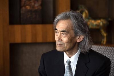 BEIJING, CHINA - JULY 10: Renowned conductor Kent Nagano speaks to the media on July 10, 2025 in Beijing, China. Under t-stock-foto