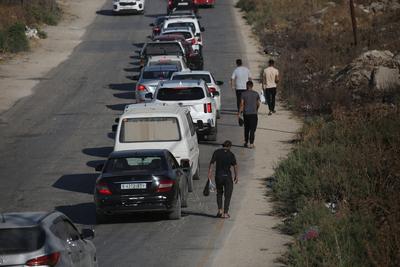 Israeli security close the entrances to the West Bank after a stabbing attack, in Gush Etzion in the Israeli-occupied West Bank-stock-foto