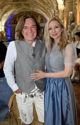 J?rgen Drews mit Frau Ramona / Bayerischer Verdienstorden im Antiquarium der Residenz in M?nchen am 9. Juli 2025 *** J?r-stock-foto