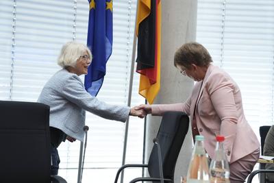 Bundestag, Gesundheitsausschuss, 4. Sitzung (Sondersitzung) des Ausschuss Gesundheit zur Maskenbeschaffung in der Corona-Pandemie-stock-foto