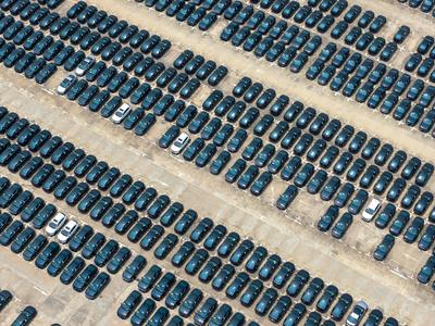 China Automobile Sales Increase in H1 2025-stock-foto