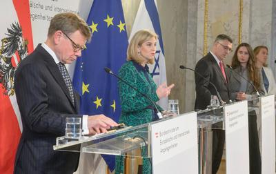 20250710 Treffen der Aussenministers Oesterreichs - Deutschland - Israel in Wen-stock-foto