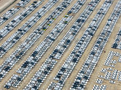 China Automobile Sales Increase in H1 2025-stock-foto