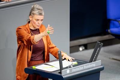 Rednerfotos Katalin Gennburg-stock-foto