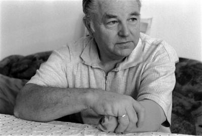 Klaus Baltruschat Deutschland, Berlin, 12.02.1998, Buchh?ndler Klaus Baltruschat, der vom rechtsradikalen Diesner in se-stock-foto