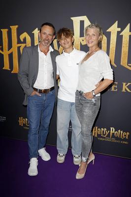 Nicolas K?nig mit Sohn Mats und Ehefrau Nina-stock-foto