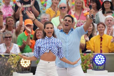 ZDF - Fernsehgarten. Hot Banditoz ( Stefanie Schanzleh und Silva Gonzales ) in der Unterhaltungsshow ZDF Fernsehgarten a-stock-foto