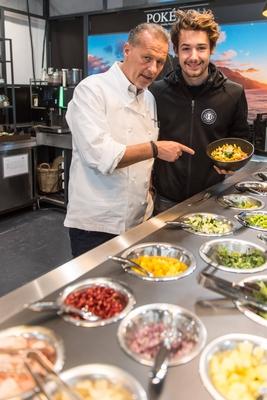 14 02 2019 xesx Frankfurt am Main Zweisternekoch Karlheinz Hauser mit seinem Sohn Tom in ihrem Lok-stock-foto