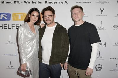 Sila Sahin, Thomas Drechsel und Lennart Borchert beim Charity-Event zugunsten der Stiftung RTL - Wir helfen Kindern e.V.-stock-foto