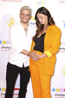 Luise-Isabella Matejczyk mit Freund Pascal Zadow bei der Ernstings Family Fashion Show mit dem Motto Wir sind bunt! im-stock-photo