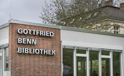 Gottfried-Benn-Bibliothek, Nentersh?user Platz, Zehlendorf, Bezirk Steglitz-Zehlendorf, Berlin, Deutschland *** Gottfrie-stock-foto