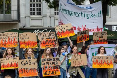 Hitzewelle im Fokus: Klimaprotest in K?ln ? 12.07.2025-stock-foto