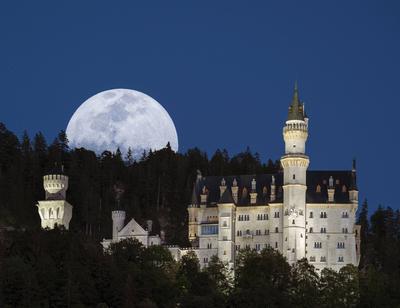 D?mmerung ?ber Schloss Neuschwanstein, Schwangau, Bayern, Deutschland, Europa K?nigsschloss Neuschwanstein, Bayern, Deu-stock-foto