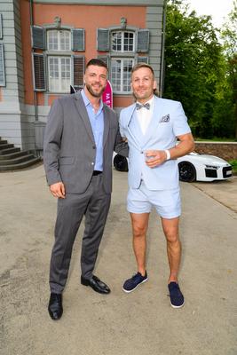 Kollegah Felix Blume Family & Friends Sommerfest - MM Fighter Patrick Vespaziani mit MMA Champion Stephan P?tz (re.) K?l-stock-foto