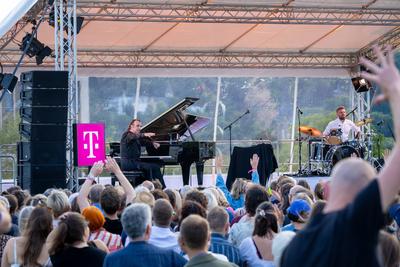 30 Jahre Telekom: Electronic beats FEstival in Bonn 12.07.2025-stock-foto