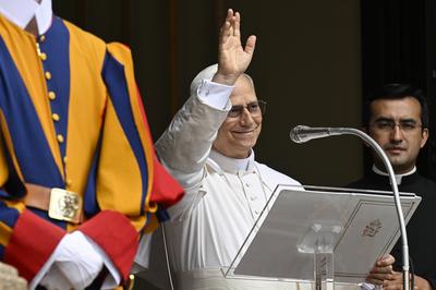 ITALY - POPE LEO XIV  LEADS THE ANGELUS PRAYER AT THE SUMMER RESIDENCE  IN CASTEL GANDOLFO - 2025/7/13-stock-foto