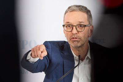  Wien 21.08.2024 - Wahlkampf Nationalratswahl 2024 - Die FP? Freiheitliche Partei ?sterreich stellte heute im Palmenhau-stock-foto