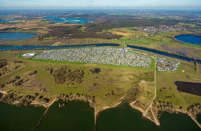Luftbild, Campingplatz Grav Insel am Fluss Rhein, Fernsicht mit Waldgebiet, Fl?rener Feld, Wesel, Nordrhein-Westfalen, D-stock-foto