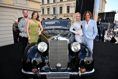 J?rgen Drews mit Frau Ramona und seiner Joelina Drews und ihren Freund Adrian Louis / Klassik am Odeonsplatz mit Unterst-stock-foto