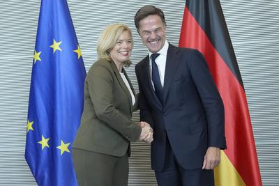 Empfang von NATO Generalsekretaer Rutte durch Bundestagspraesidentin Kloeckner-stock-foto