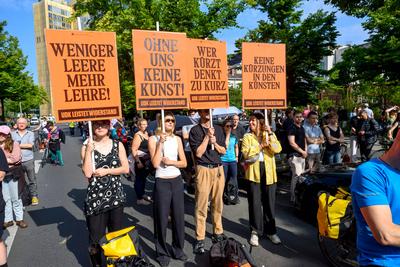 #unk?rzbar, Proteste gegen die K?rzungen des Berliner Senats, Berlin, 14.07.2025-stock-photo