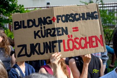 #unk?rzbar, Proteste gegen die K?rzungen des Berliner Senats, Berlin, 14.07.2025-stock-photo