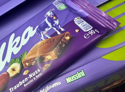 Wirtschaft Einzelhandel Milka Schokolade-stock-foto