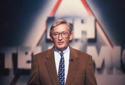 Der Journalist und Moderator Claus Hinrich Casdorff als Moderator der Talkshow Ich stelle mich vor Logo am 23.09.1992 **-stock-photo