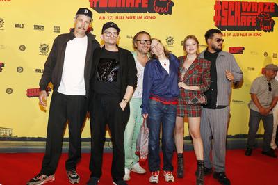 Marc Hosemann, Milan Peschel, Oliver Rihs, Jule B?we, Jella Haase, Yasin El Harrouk-stock-foto