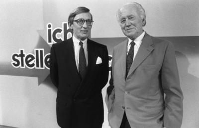Bildnummer: 56631225  Datum: 01.01.1984  Copyright: imago/teutopressDr. Josef Issels (re.) mit Claus-Hinrich Casdorff in Ich stelle mich 01/84 vZ Mann (1907-1998) Arzt Mediziner Medizin Gesundheitswesen Gesundheit Krebs Spezialist Krebsspezialist Krebsarzt Ringbergklinik umstritten umstrittener biologisch orientierte Ganzheitstherapie kurzhaarig grauhaarig seri?s Hemd Jackett Krawatte halb quer l?chelnd stehend Talkshow Talk Show Gast Logo Moderator Moderation TV Fernsehen People Kultur Entertainment 04 xmk x0x 1984 quer  56631225 Date 01 01 1984 Copyright Imago teutopress Dr Joseph Issels right with Claus Hinrich Casdorff in I Agency me 01 84 VZ Man 1907 1998 Doctor Physician Medicine Health care Health Cancer Specialist Cancer specialist   controversial controversial biologically oriented  short grauhaarig seriously Shirt Jacket Tie half horizontal smiling standing Talk show Talk Show Guest emblem presenter Moderation TV Television Celebrities Culture Entertainment 04 xmk x0x 1984 horizontal-stock-foto