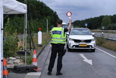 Grenzkontrollen an der deutsch-niederl?ndischen Grenze-stock-foto