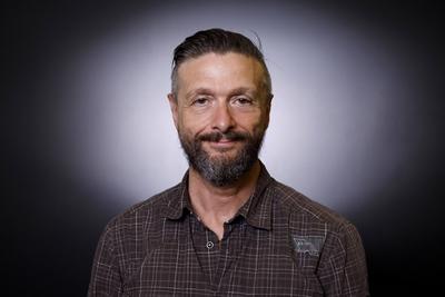 Ralf K?nig bei einem exklusiven Photoshooting vor einer Lesung in der Stadtbibliothek K?ln 02 07 2-stock-foto