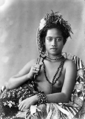 Junge Frau aus Samoa, mit Halskette, um 1890, Historisch, digital restaurierte Reproduktion von einer Vorlage aus der da-stock-foto