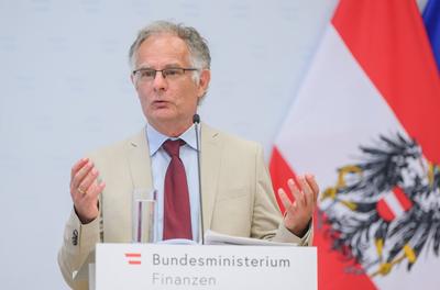 20250716  PK des Finanzministers zu Finanz Online als Arbeitnehmerveranlagung-stock-foto