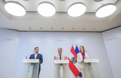 20250716  PK des Finanzministers zu Finanz Online als Arbeitnehmerveranlagung-stock-foto