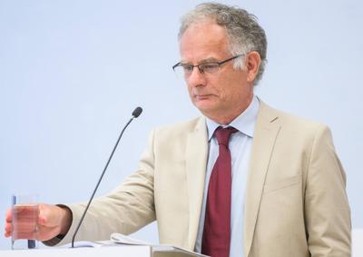 20250716  PK des Finanzministers zu Finanz Online als Arbeitnehmerveranlagung-stock-foto