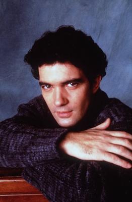 Philadelphia Antonio Banderas 02/94 teu Film USA Schauspiel Mann dunkelhaarig leger Pullover hoch halb Arme neutral-stock-foto